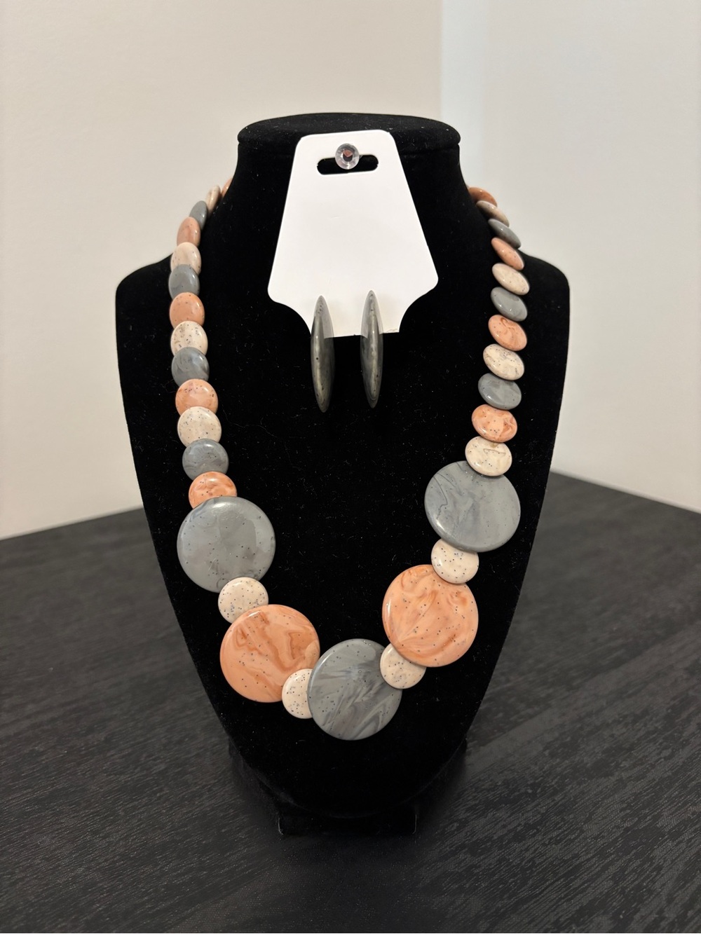 Avon Peach and Gray Marbled Disc Necklace with Matching Earrings